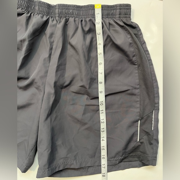 Champion C9 Women’s Gray Athletic Shorts with Back Zipper Pocket & Inner Layer - Picture 5 of 14